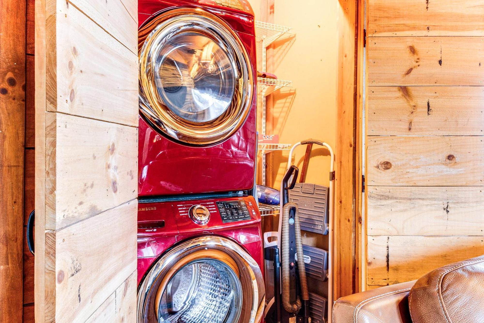 Spacious Gatlinburg Cabin With Hot Tub And Game Room! Eksteriør billede