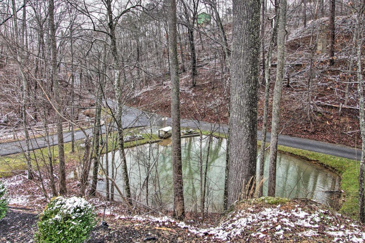 Spacious Gatlinburg Cabin With Hot Tub And Game Room! Eksteriør billede